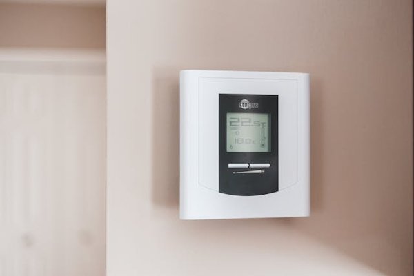 Comment installer un système de chauffage radiant pour un confort thermique optimal ?